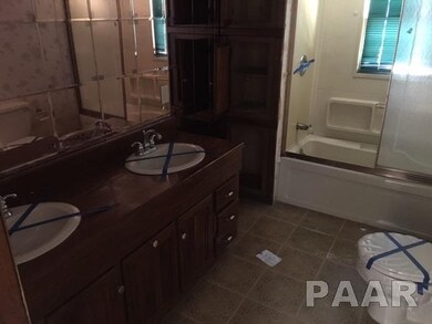 2015 N Hillside Ct, Peoria, IL 61604 - photo 5