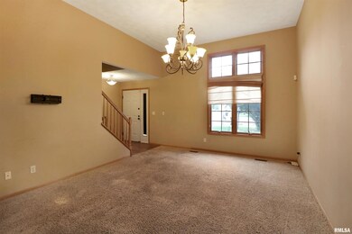 5414 N Castleberry Dr, Peoria, IL 61615 - photo 3