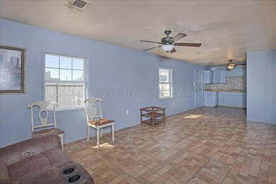06-A-Living Room 3