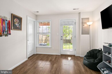 25138 Sweet Myrtle Square, Aldie, VA 20105 - photo 5