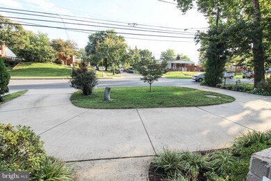 1607 Forest Glen Rd, Silver Spring, MD 20910 - photo 2