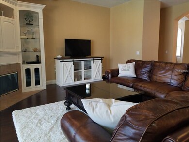 Beautiful Large Family/Great Room with gas firepla