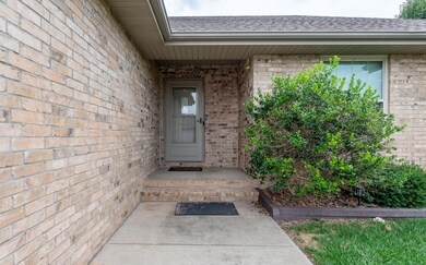 983 W.. Cambridge, Nixa, MO-4