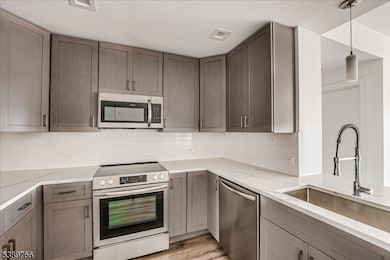 Skyview Rahway unit 1502, Rahway, NJ 07065 - photo 6