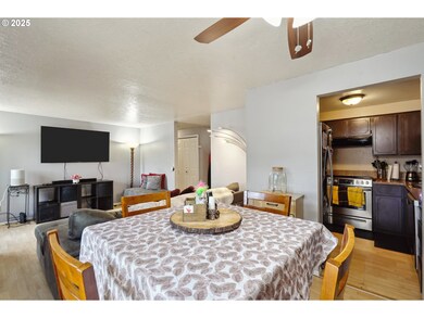 21846 SW Regal Ct, Beaverton, OR 97006 - photo 6