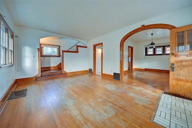 831 15th St SE, Cedar Rapids, IA 52403 - photo 5