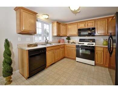 23 Meghan Ln unit 26, Dracut, MA 01826 - photo 6