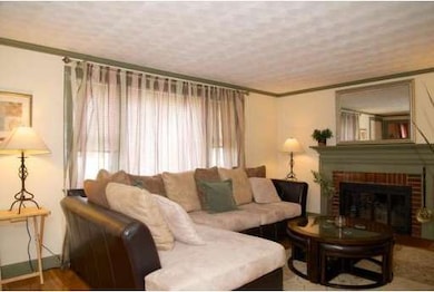 24 Forest St, Saugus, MA 01906 - photo 3