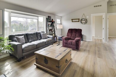 6-web-or-mls-2626 SW Mariposa Loop, Redm