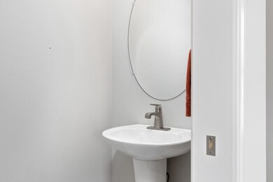 1013 B St, Waynesboro, VA 22980 - photo 6