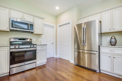 120 Rogerson Crossing unit 60, Uxbridge, MA 01569 - photo 4