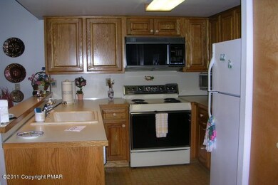 34 Village Dr, Stroudsburg, PA 18360 - photo 2