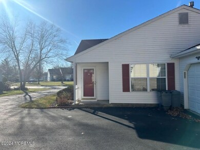 73 Farnworth Close unit 1000, Freehold, NJ 07728 - photo 4