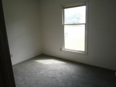 129 Windsor Ct, Jacksonville, NC 28546 - photo 4