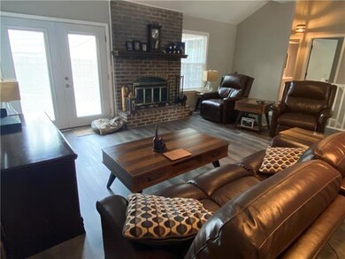 10200 Edelweiss Cir, Shawnee, KS 66203 - photo 6