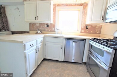 12511 Kemmerton Ln, Bowie, MD 20715 - photo 7