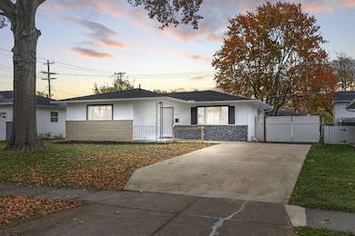 5290 Hazelwood Rd, Columbus, OH 43229 - photo 2