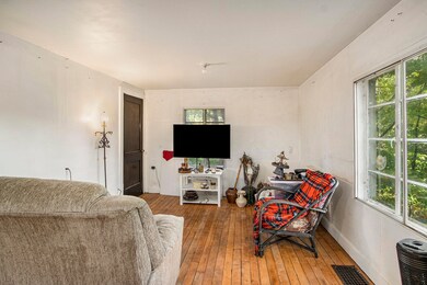 005_8613westmain_28