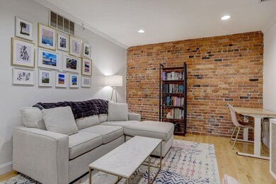 454 Hanover St unit 2, Boston, MA 02113 - photo 4