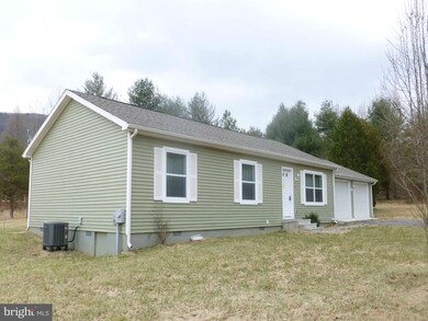 10 Cedar Point Ln, Great Cacapon, WV 25422 - photo 2
