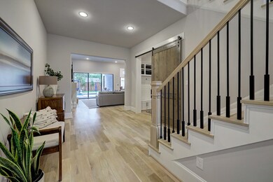 359 Wycliffe Dr, Houston, TX 77079 - photo 4