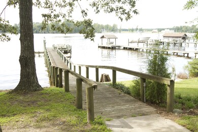 Pier, Dock and Boat Lift