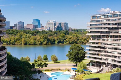 Watergate East Residences unit 914-N, Washington, DC 20037 - photo 2