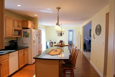 Beautiful Modern Kitchen with Eat-In...