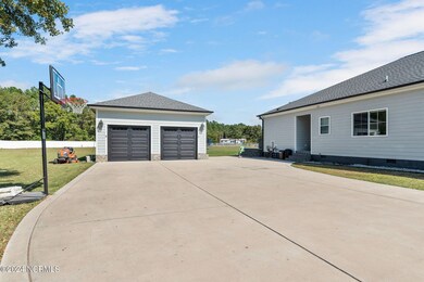 90 Oak Hill Dr, Dunn, NC 28334 - photo 3