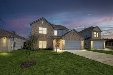 8201 James Franklin St, Houston, TX 77088 - photo 3
