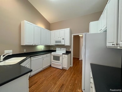 Kitchen (pic #1)