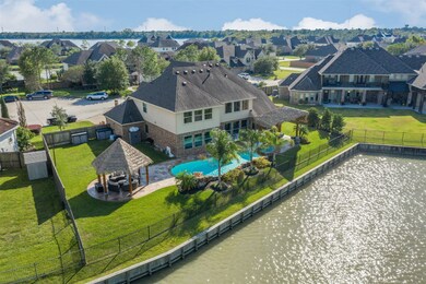 2311 Leslies Ct, Friendswood, TX 77546 - photo 2