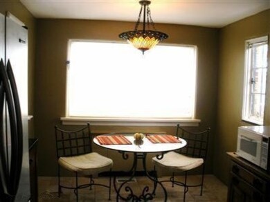 749 Pipestone Kitchen 2