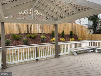 6418 Knollbrook Dr, Hyattsville, MD 20783 - photo 4