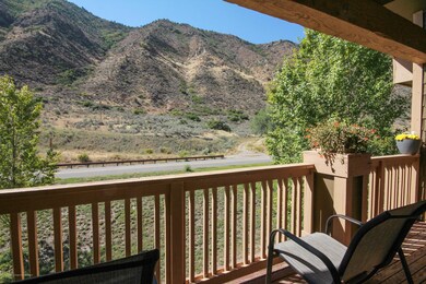 520 Riverview 506 med-12