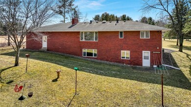 3102 Driftwood Ln, Eau Claire, WI 54703 - photo 2