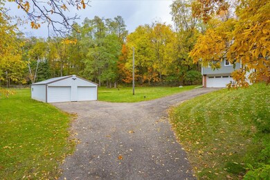 526 Hillcrest Ln, Brooklyn, WI 53521 - photo 7