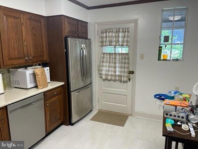 411 N 4th St, Lemoyne, PA 17043 - photo 7