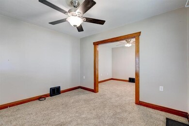 1103 W 7th St S, Newton, IA 50208 - photo 5