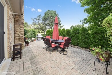 14 Pine Tree Ln, Burr Ridge, IL 60527 - photo 4