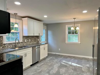 34 Boulder Dr, Londonderry, NH 03053 - photo 7