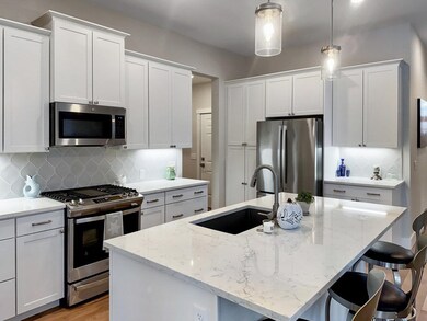 152 Willoughby Ln, Shelburne, VT 05482 - photo 2