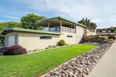 295 6th St NE, East Wenatchee, WA 98802 - photo 3