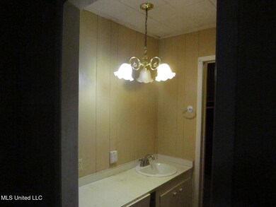 1038 Page Dr, McComb, MS 39648 - photo 5