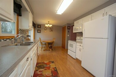 2776 Homeyer Rd, North Tonawanda, NY 14120 - photo 4