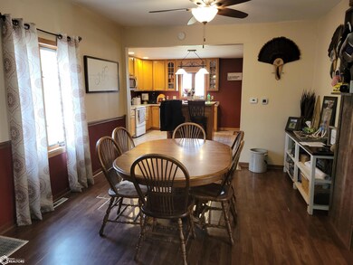 610 SW 3rd St, Eagle Grove, IA 50533 - photo 5
