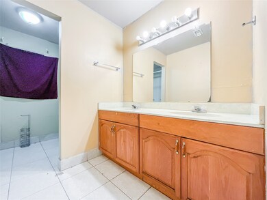 4926 Teton St, Houston, TX 77033 - photo 7