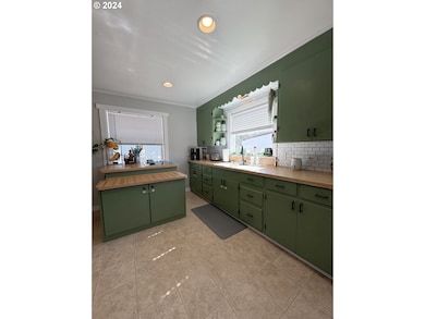 2210 8th St, Baker City, OR 97814 - photo 5