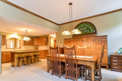 010-Dining_Room-5021050-medium