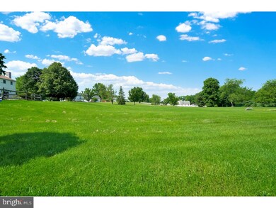 909 Cross Rd, Schwenksville, PA 19473 - photo 3